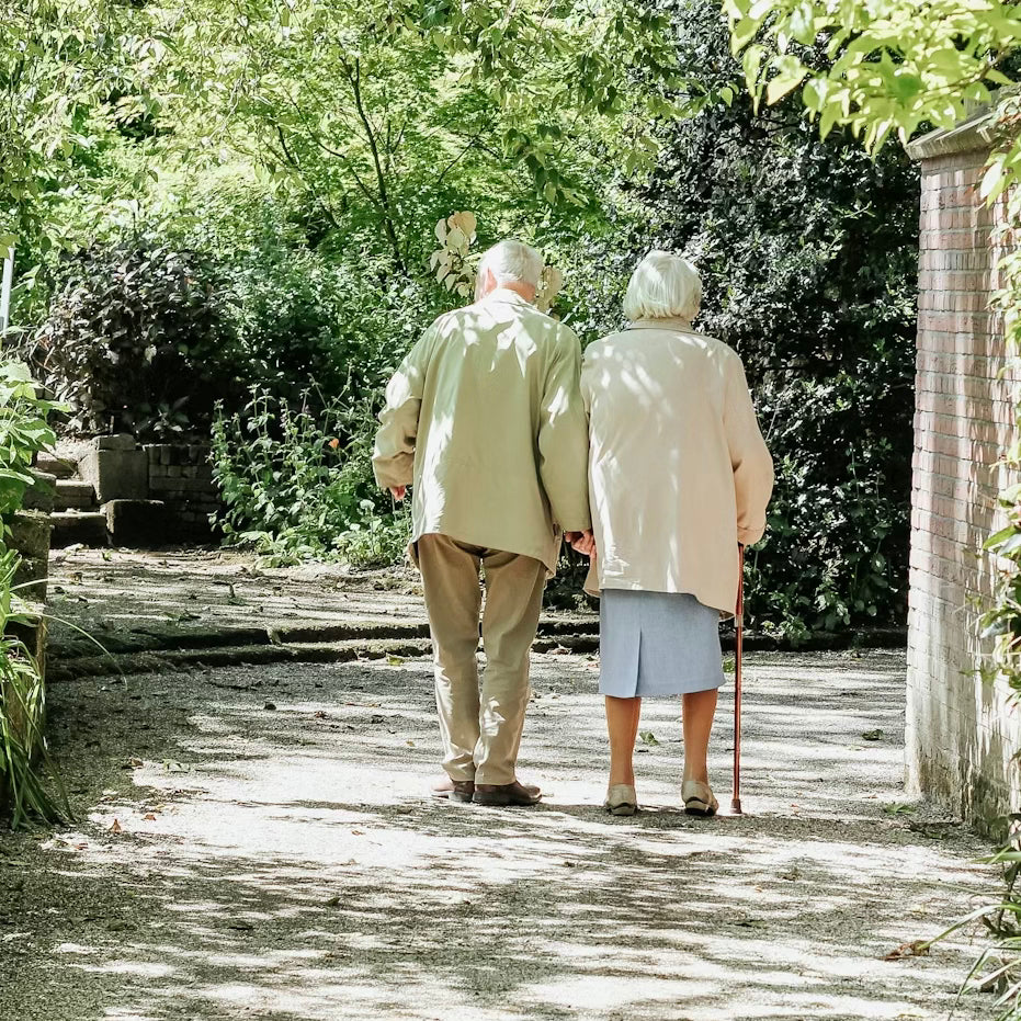 Sécurité des seniors : Le guide pour conserver l'autonomie avec l'alarme personnelle anti-agression